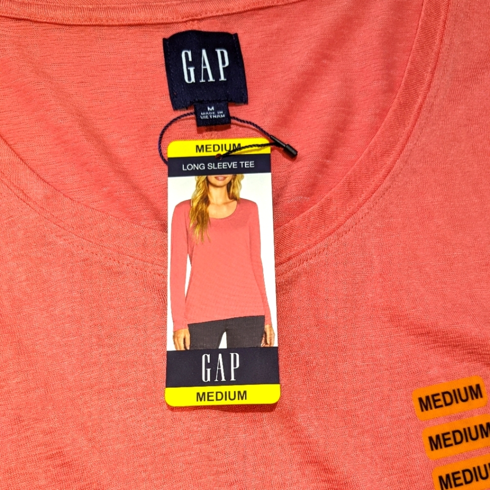 Gap Long Sleeve Tee - Picture 10 of 10
